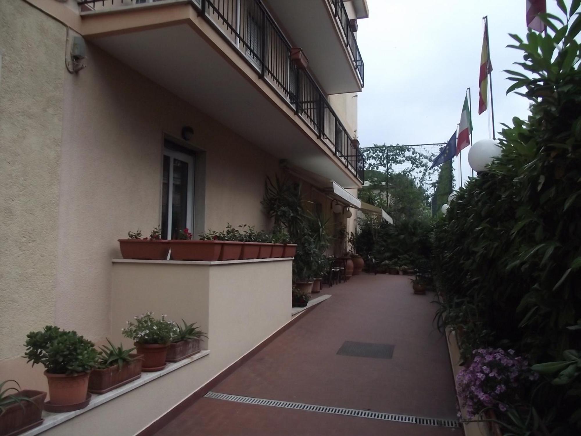 Hotel San Nazario Varazze Exterior foto